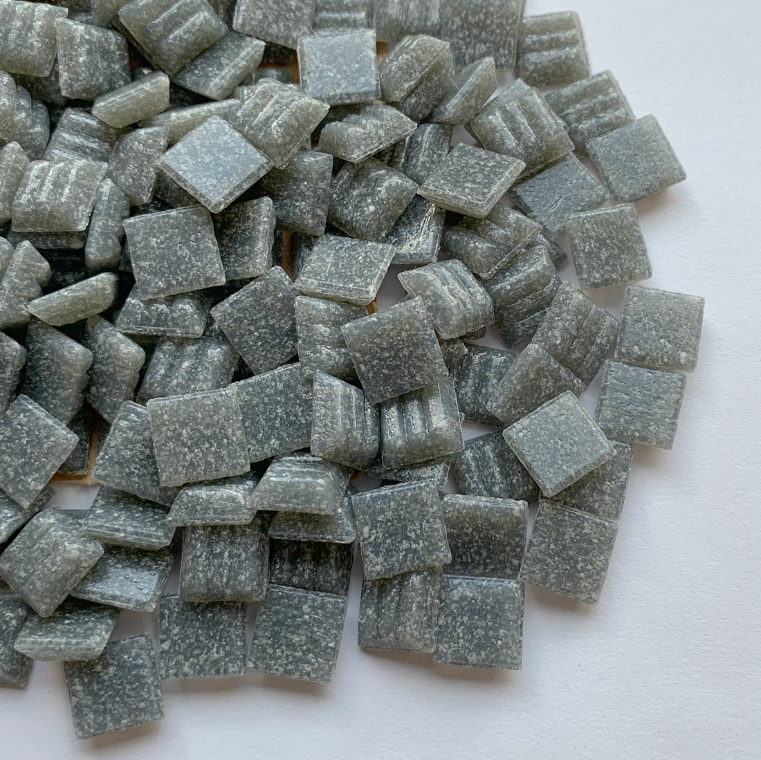 Mozaika szklana 10mm Lód biały (luzem)