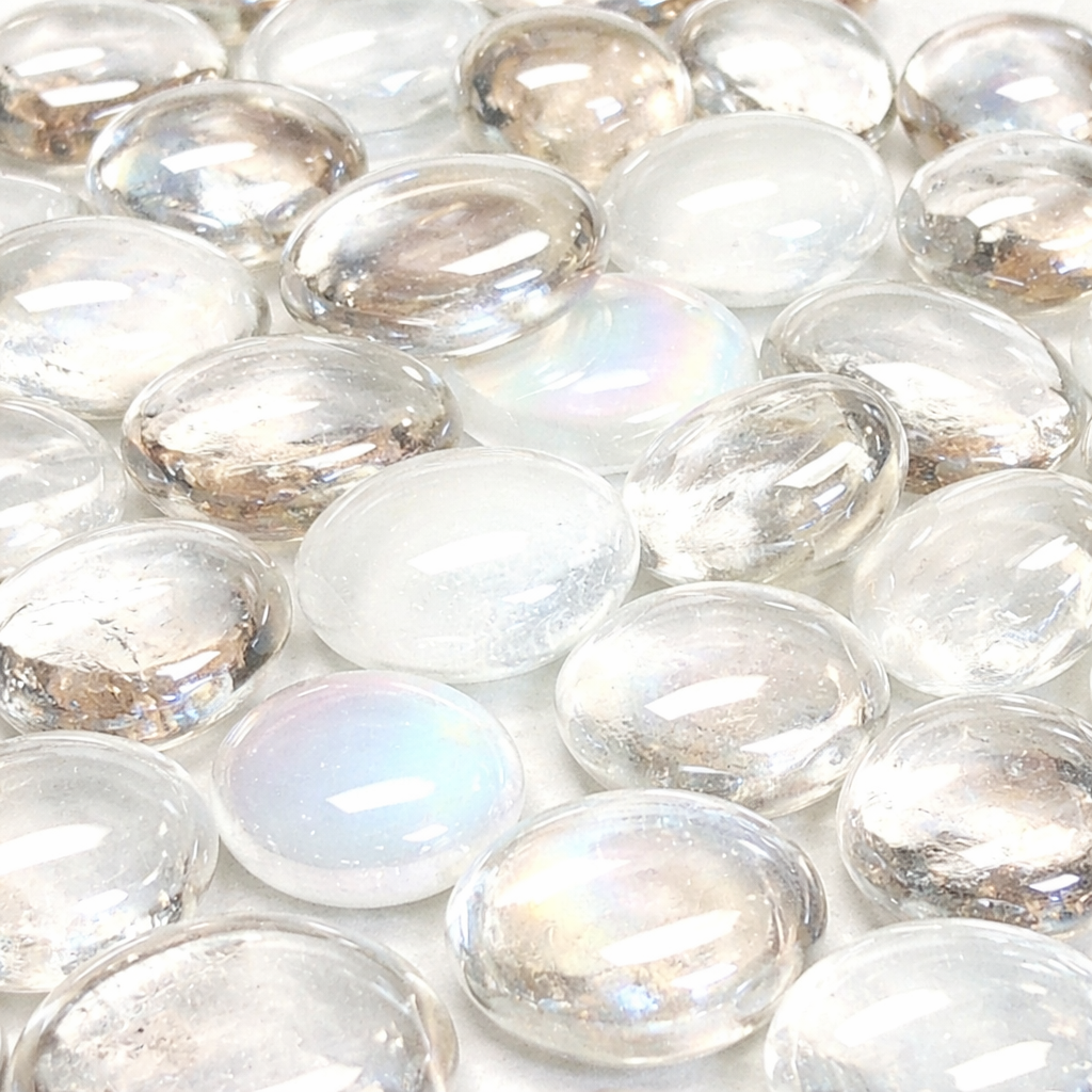 Krople szklane 16-20mm białe Mix