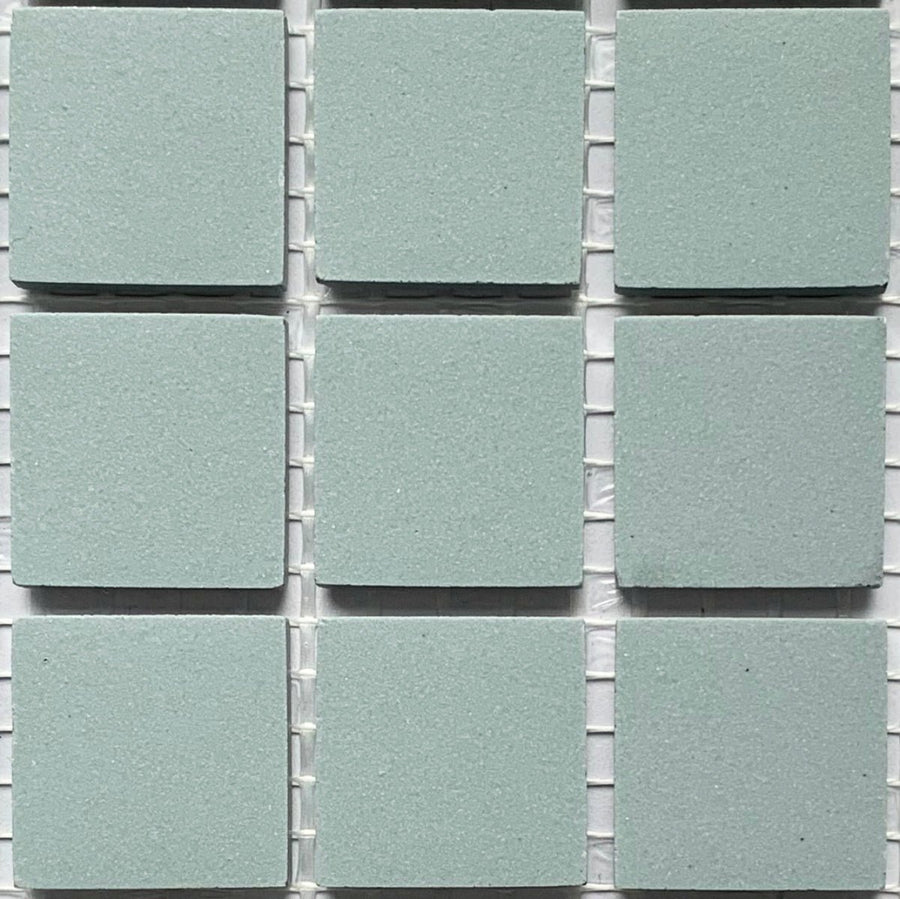 Winckelmans Bleu Pale – matte Mosaikfliesen im Format 20x20 mm auf Netz
