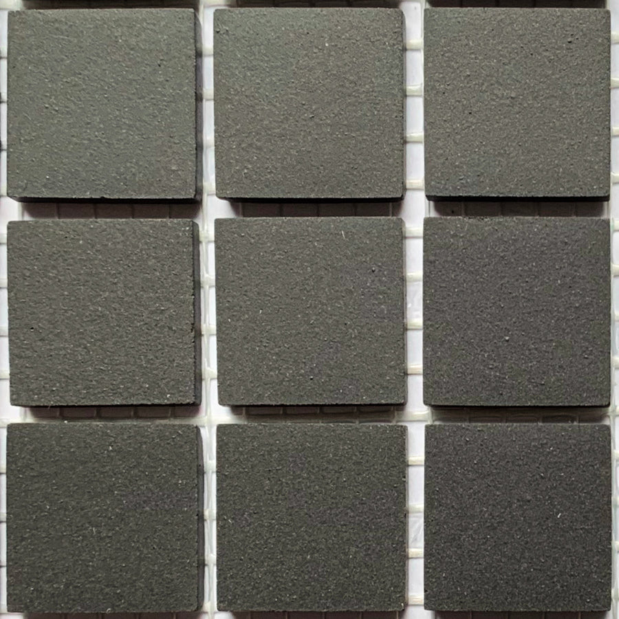 Winckelmans Noir – carreaux de mosaïque mats de 20x20 mm sur filet