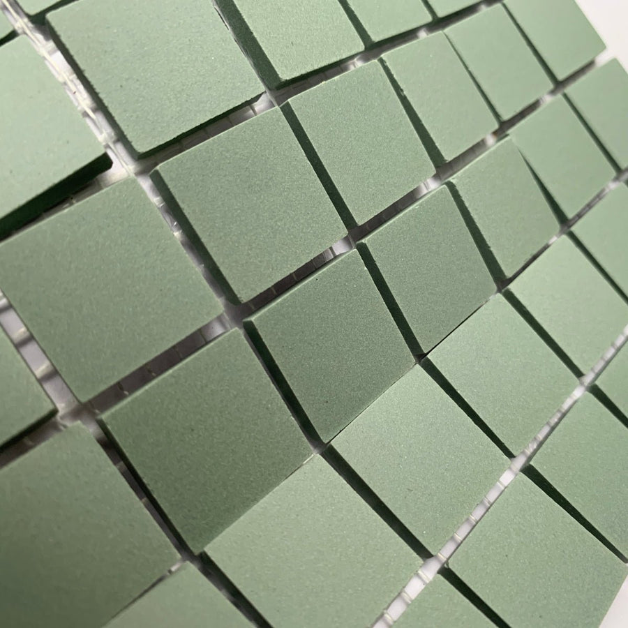 Winckelmans Vert Pale – matowe płytki mozaikowe 20x20 mm na siatce